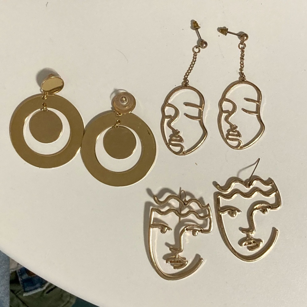 Lot of Gold Earrings